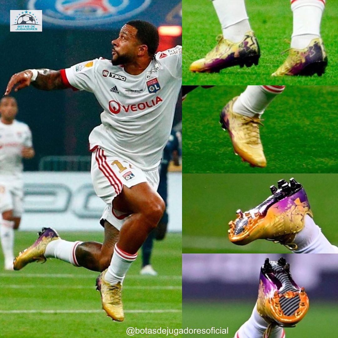 under armour football boots memphis depay