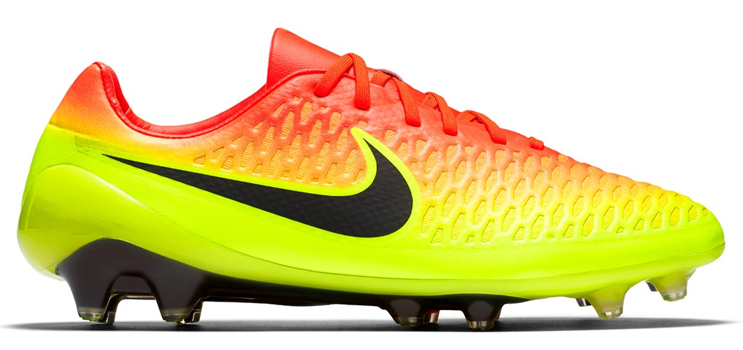 base crack In the mercy of Nike Magista Opus Football Boots