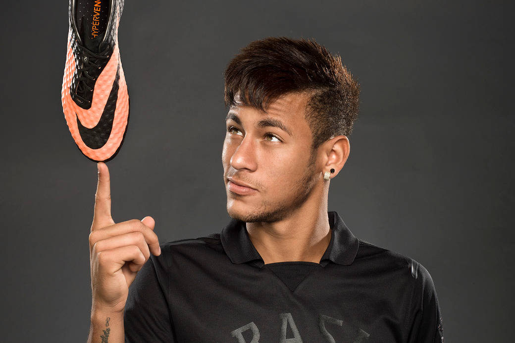 neymar red shoes